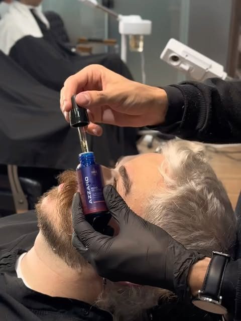 Aplicação de tônico na barba