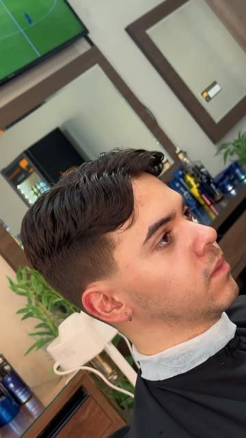 Corte com degradê, vista de perfil